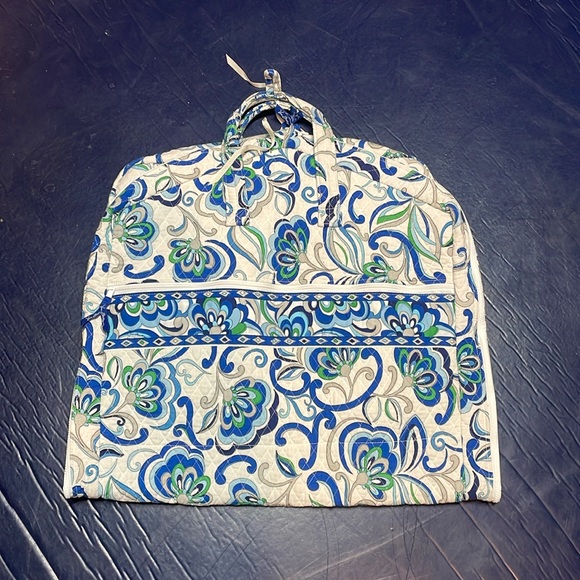 Like new Vera Bradley garment bag - Picture 1 of 3